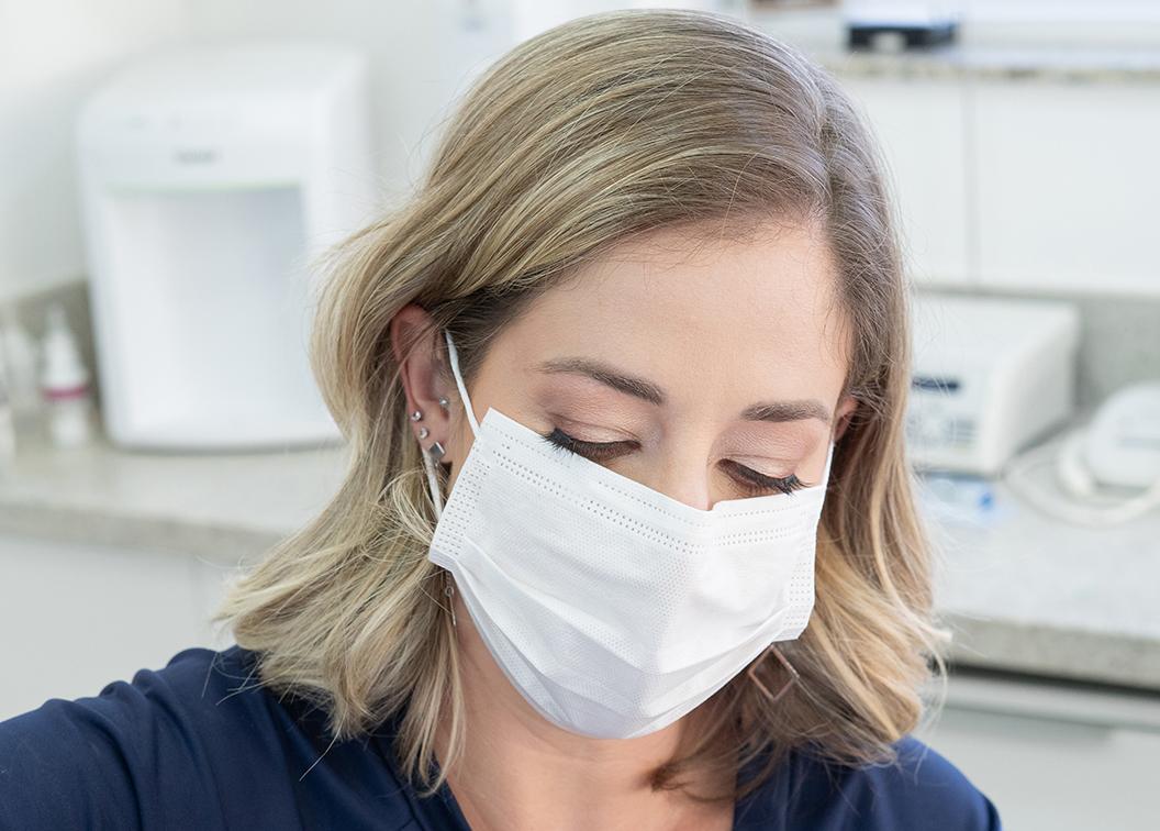 Tratamento de odontologia clínica e estética pela Dra. Aline Guzzi